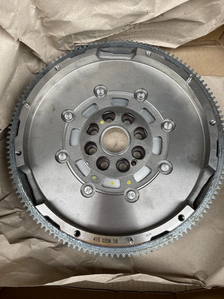 Luk Dual Mass Fly Wheel - For 1.8 TSI & 1.8 TFSI - Audi - Skoda - VW - Seat - Image 3 of 4