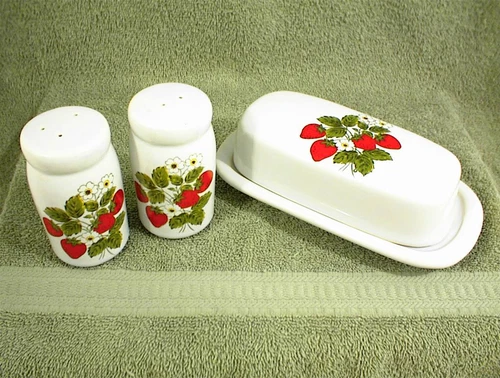 Vintage McCOY SALT AND PEPPER SHAKERS and BUTTER DISH STRAWBERRY RED WHITE 7013