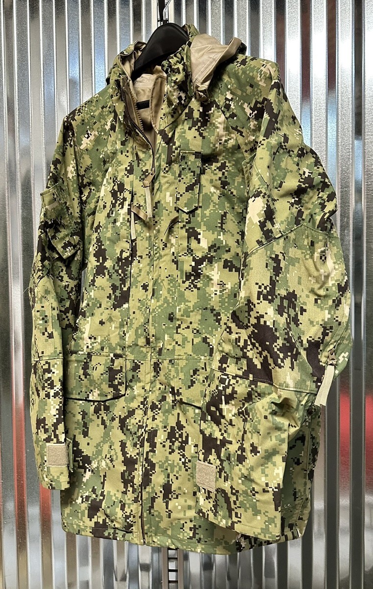 USN Navy AOR2 Uniform NWU Type III Gore-Tex Parka Jacket Medium