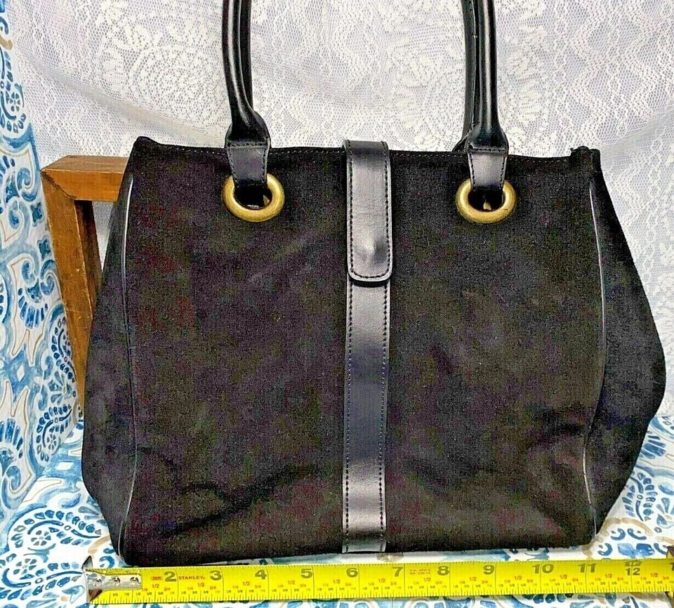 Bolso de Mano Mujer Bath and Body Works Cuero Genuino Negro, Herrajes Dorados Foto 2 de 4