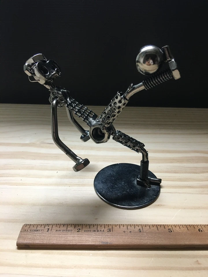Figura de perno de metal hecha a mano para jugador de fútbol americano/fútbol patada sobre la cabeza 7"L x5,5"W Foto 3 de 3