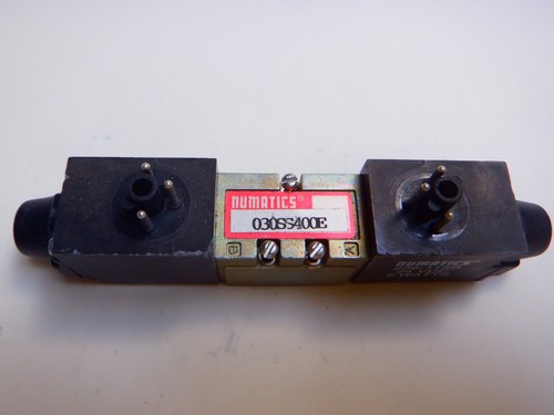 Numatics 030SS400E Solenoid Valve - Picture 1 of 3