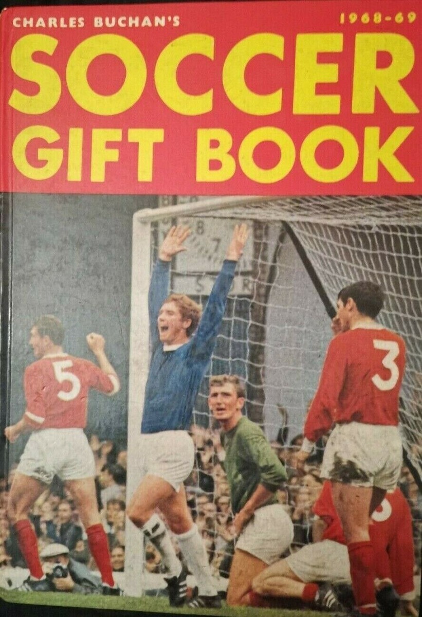 ANCIEN ALBUM DE 35 Revues Charles Buchan's Football Monthly 1961 à 1964