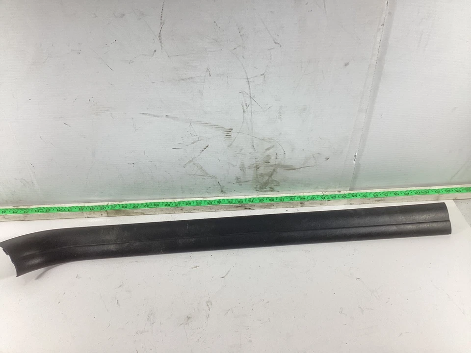 Panel de placa de desgaste del umbral de la puerta delantera derecha BMW 328i 2007-2013 7146764 OEM. Foto 4 de 4