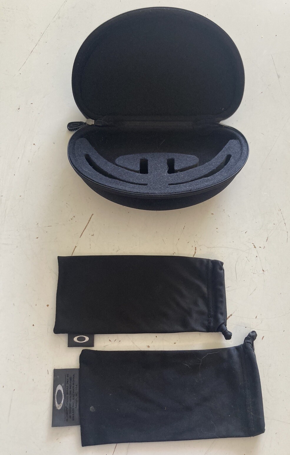 Oakley Replacement Clamshell Hard Shell Black Sun… - image 1