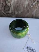 12  Green Wooden  Napkin  Rings  NEW