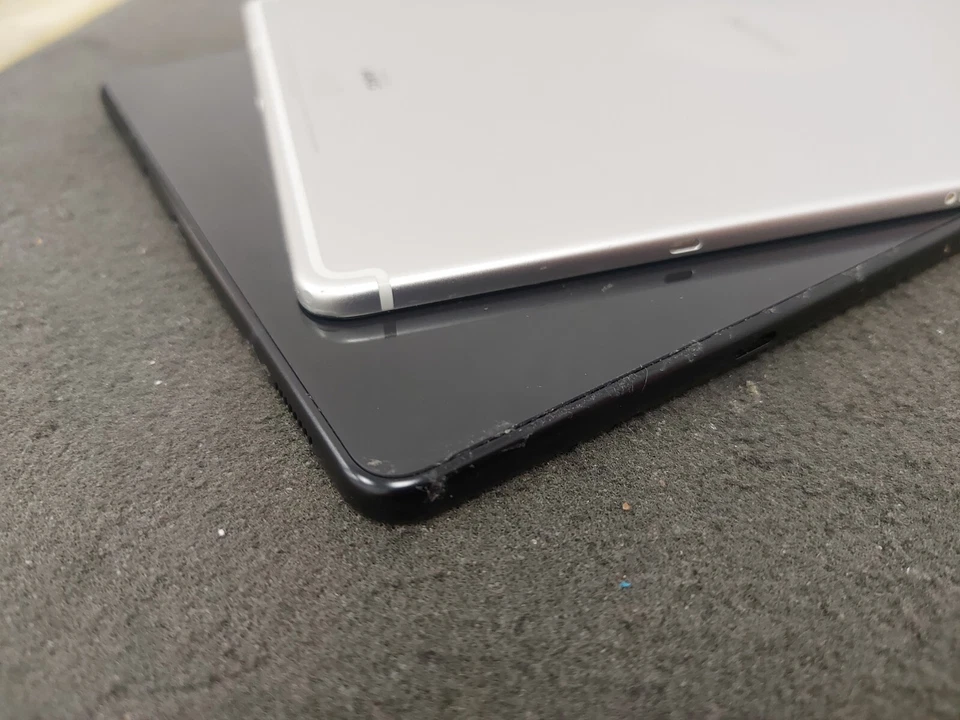 2X Samsung Tablet JobLot Bundle (Damaged/Faulty) For Parts Only — Untested #24 - Image 4 of 4