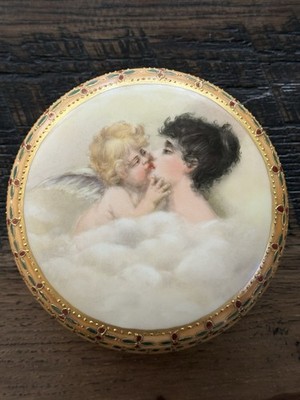 Antique T&V Limoges Hand Painted Dresser Powder Trinket Box Cupids Kiss Angel