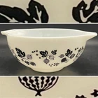 Pyrex 443 Black on White Gooseberry Cinderella Bowl 1957-1962 Made in USA 2.5qt