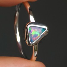Solid Australian Crystal Opal Ring, Coober Pedy Opal, 0.7 carats 