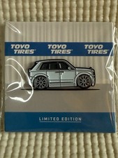 Prendedor Rolls-Royce Cullinan edición limitada neumáticos Leen Customs Toyo