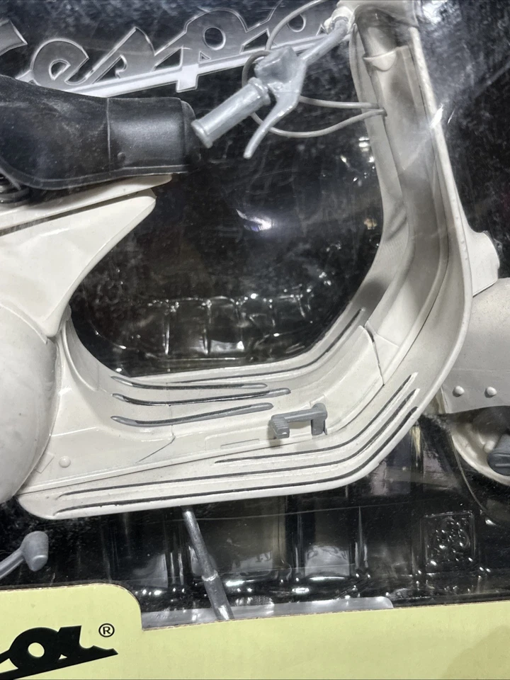 MOTO DIECAST MINIATURA VESPA 150 VL 1T 1:6 NEWRAY CLASSIC Foto 4 de 4