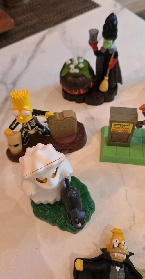 Los Simpson 2001 Burger King Lote De 17 Piezas Clásico Espeluznante Halloween Figuras Juguetes Foto 3 de 4