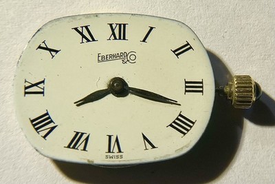 Eberhard - Mov.to Kaliber 174 - Ovales Zifferblatt, Original Krone. Funktioniert.