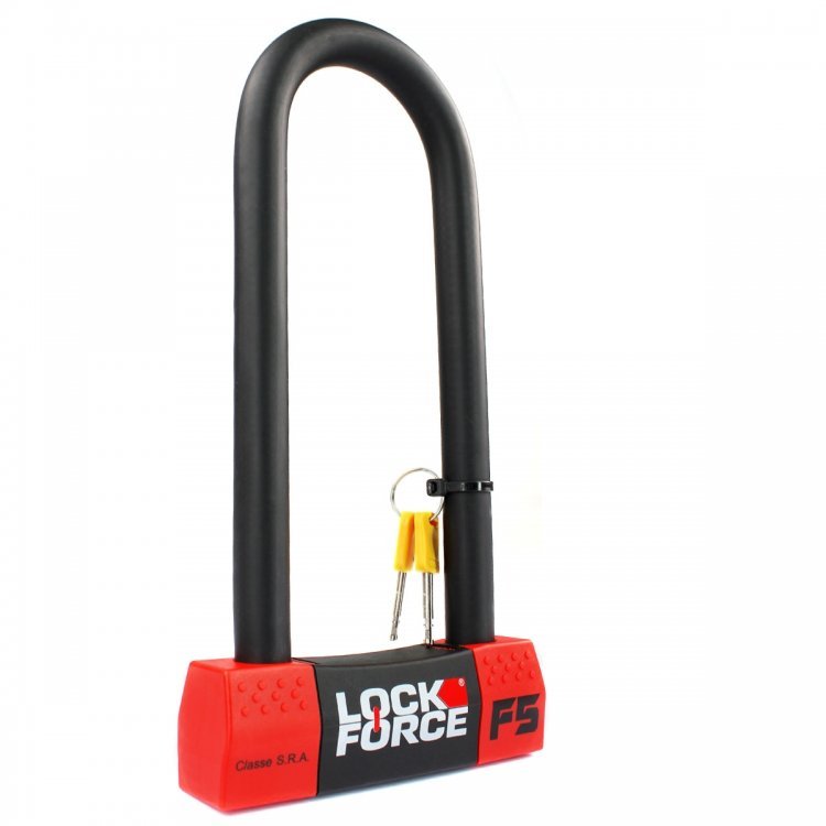 Antivol U LockForce F5 protège votre moto contre le vol lors du stationnement nocturne