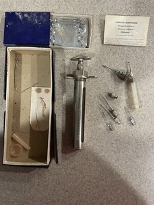 VINTAGE~B-D Champion Lure-Lok Veterinary Syringe~#507/20~20cc W/ Spare Syringes