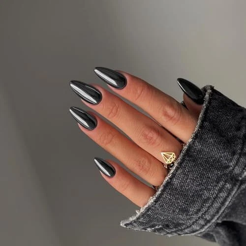 Black 2024 chrome nails