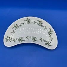 Dunn & Bennett Co. Bone Dish