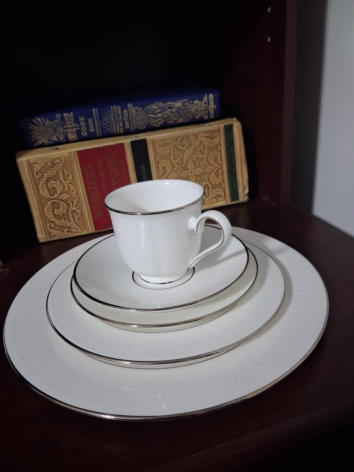 5-piece place setting Lenox 