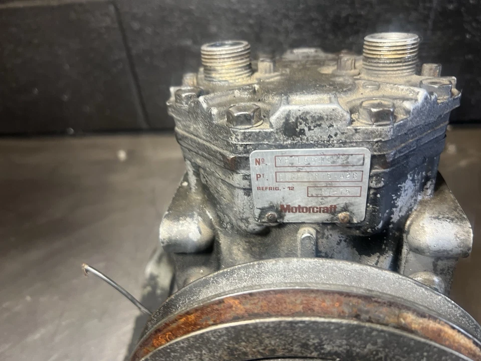 Ford Mustang Fairlane Mercury Cougar 1967 compresor de aire acondicionado original con polea de embrague Foto 4 de 4