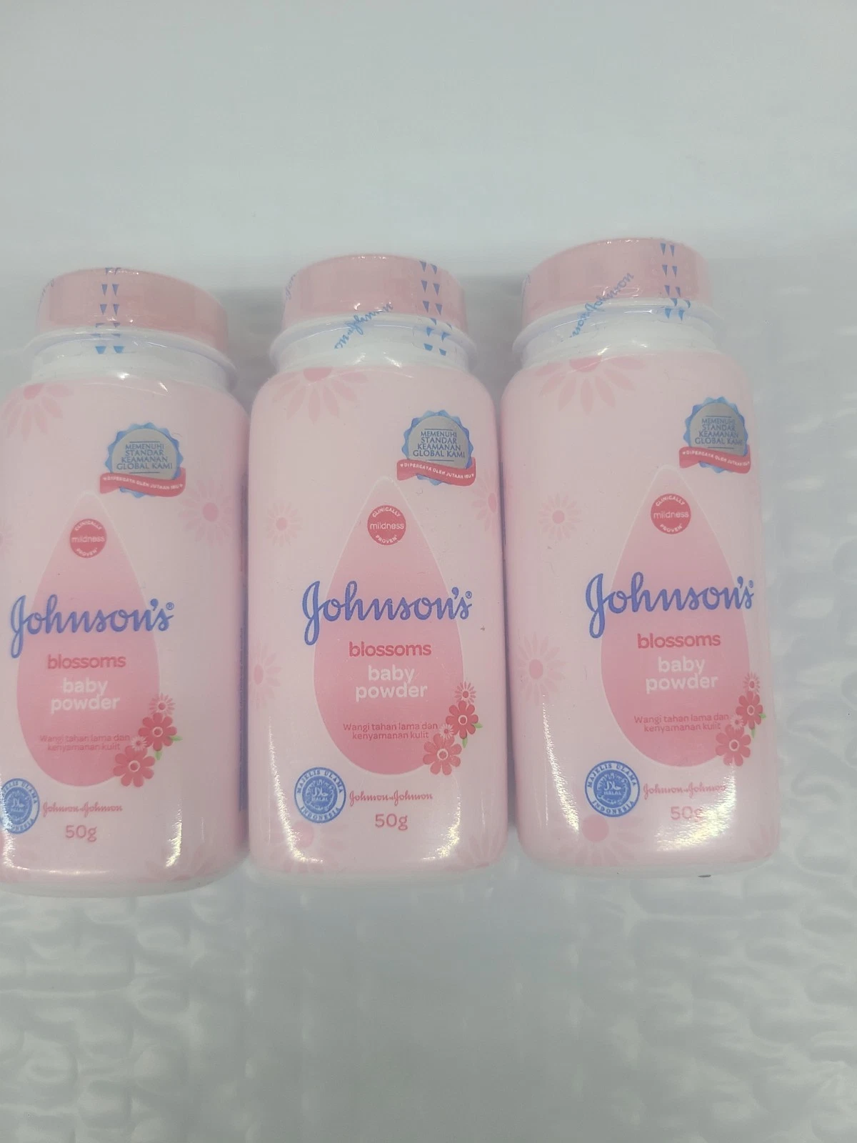 PACK OF 3 Johnson's Blossoms Baby Powder Talc, 50G 01/26 NEW
Opens in a new window or tab