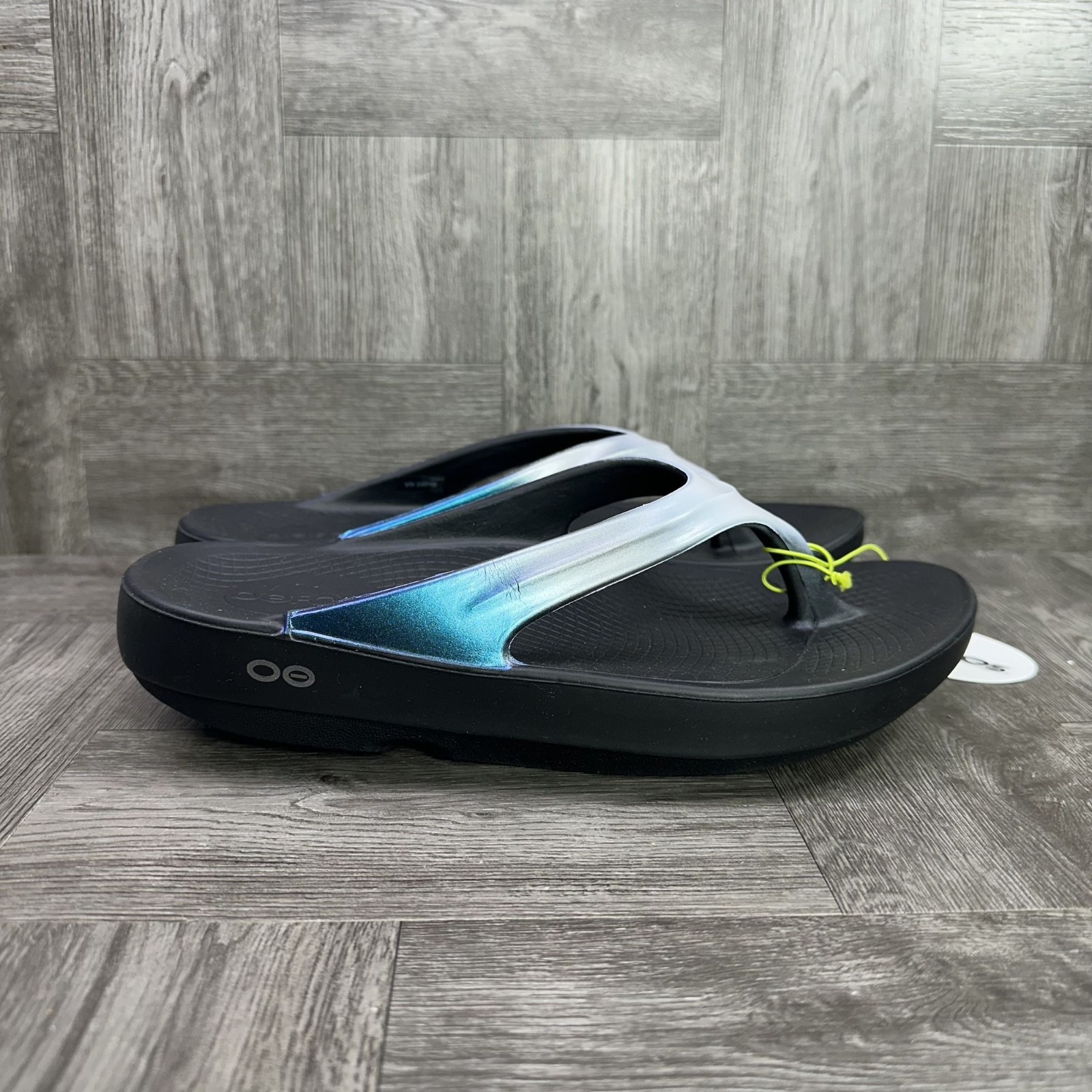 OOFOS OOlala Luxe Women's size 6/EURO 37 Thong Comfort Sandals