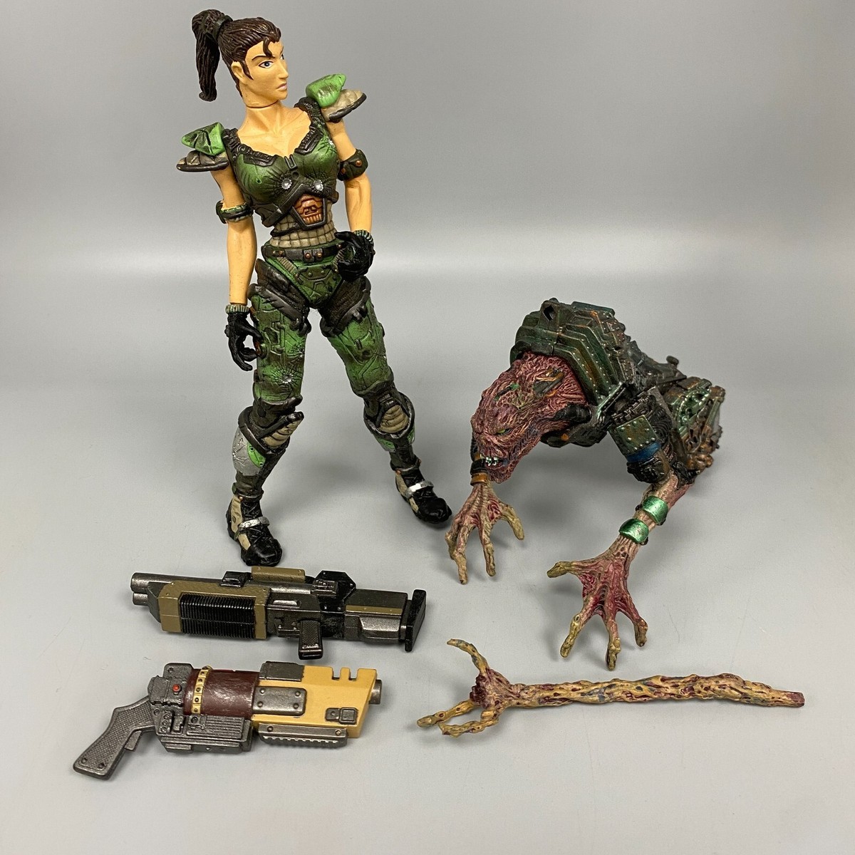QUAKE II FEMALE JUNGLE MARINE ATHENA ACTION FIGURE TOY RESAURUS