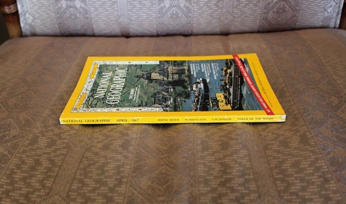 National Geographic abril de 1967; Galápagos; Washington; río Rin; Tower Winds - Imagen 21 de 21