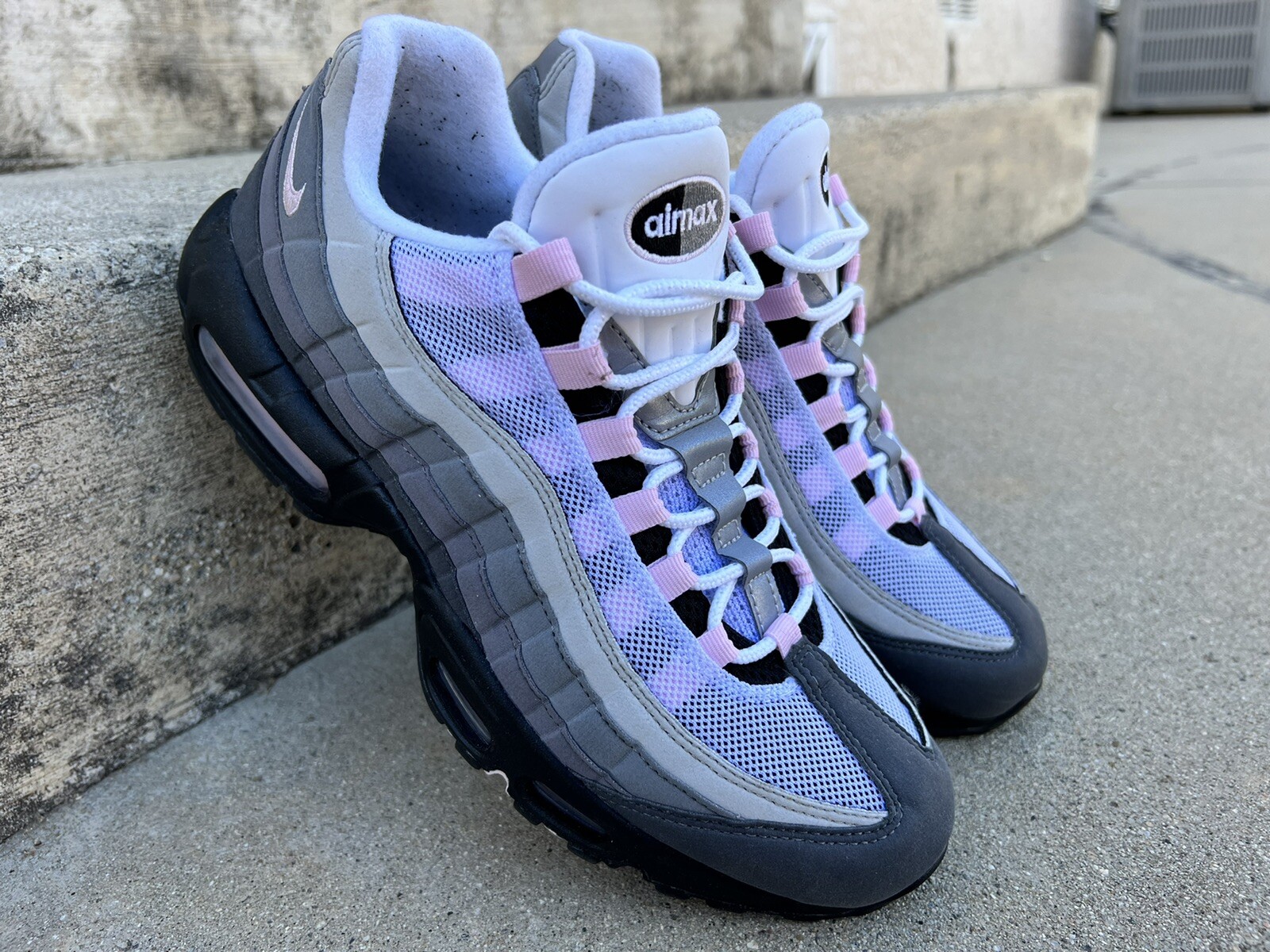 nike pink foam 95