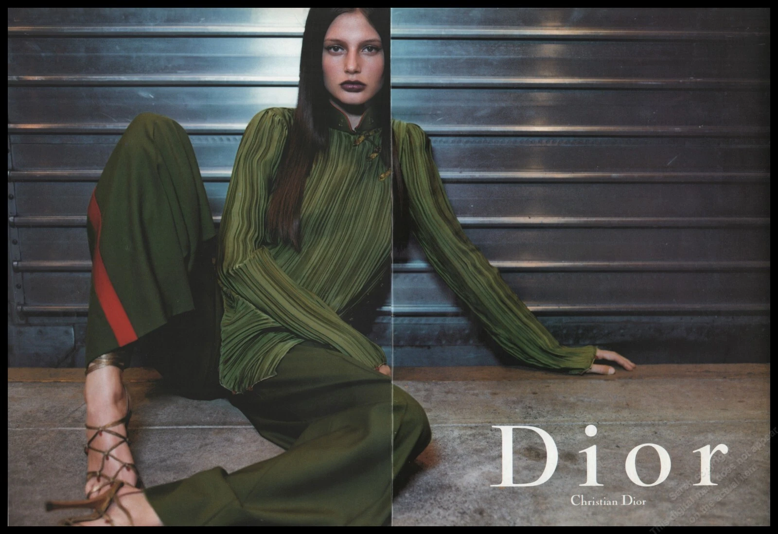 Publicité imprimée magazine talons hauts DIOR années 1990 mode femmes jambes longues chaussures  2pg