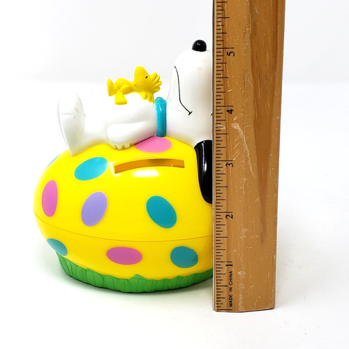 Vintage Whitmans Candies Snoopy And Woodstock Easter Egg Coin Bank Plastic Empty - Picture 9 of 11