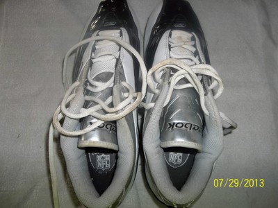 football cleats with detachable spikes