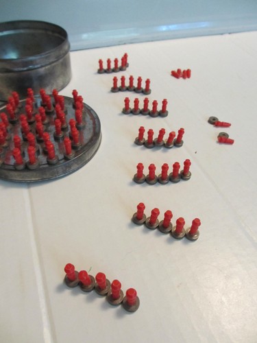 Magnet pieces: .05" red pieces originally to set up marching formations, 1970s - Picture 4 of 6