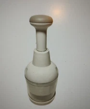 The Pampered Chef Food Chopper