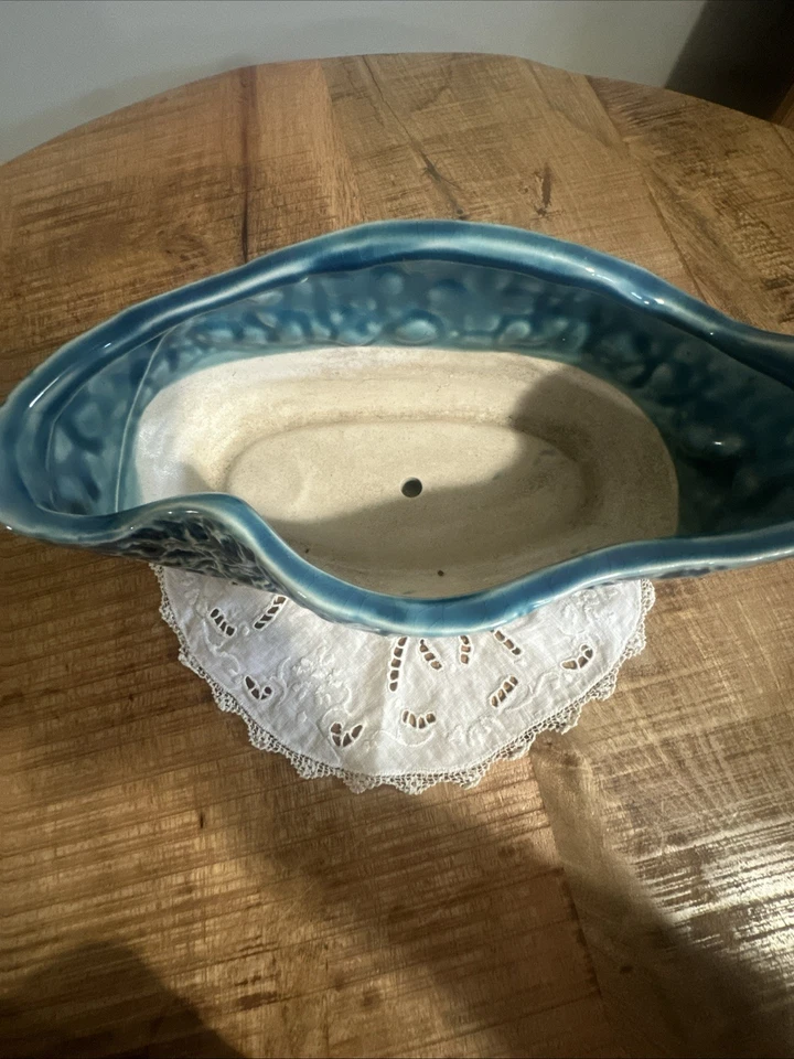 Бирюзовая и серая керамическая сеялка с цветочным/клеверным тиснением с блюдцем - Изображение 2 из 4