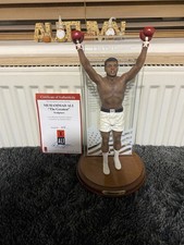 Muhammad Ali Danbury Mint Sculpture Serial Number 7076 Danebury Mint 