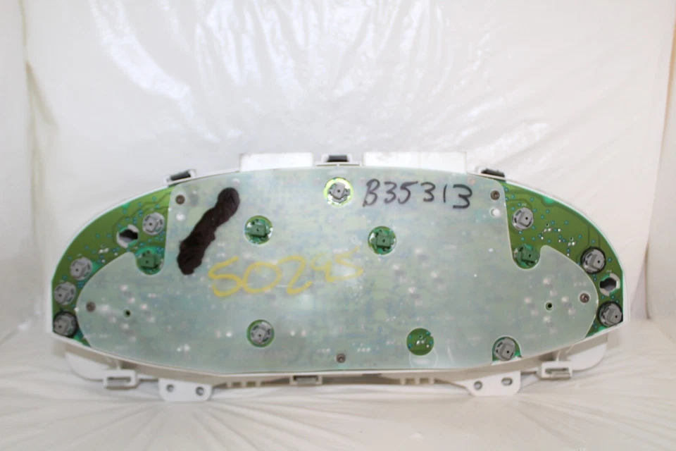 Cuadro de instrumentos velocímetro medidores de panel 03 04 Mazda Tribute 162.519 millas Foto 4 de 4