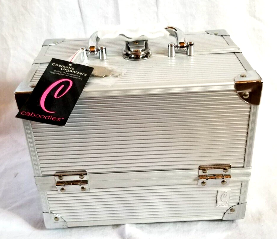 Estuche Tren Cosmético Maquillaje Caboodles con Cierre de Llave Nuevo Con Etiquetas Rock Star 992468 Foto 2 de 4