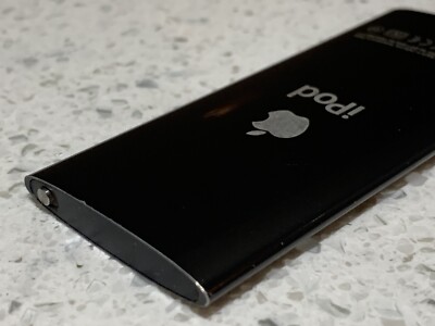 Apple iPod Nano 5th Gen with Camera 8GB Space Grey Model A1320