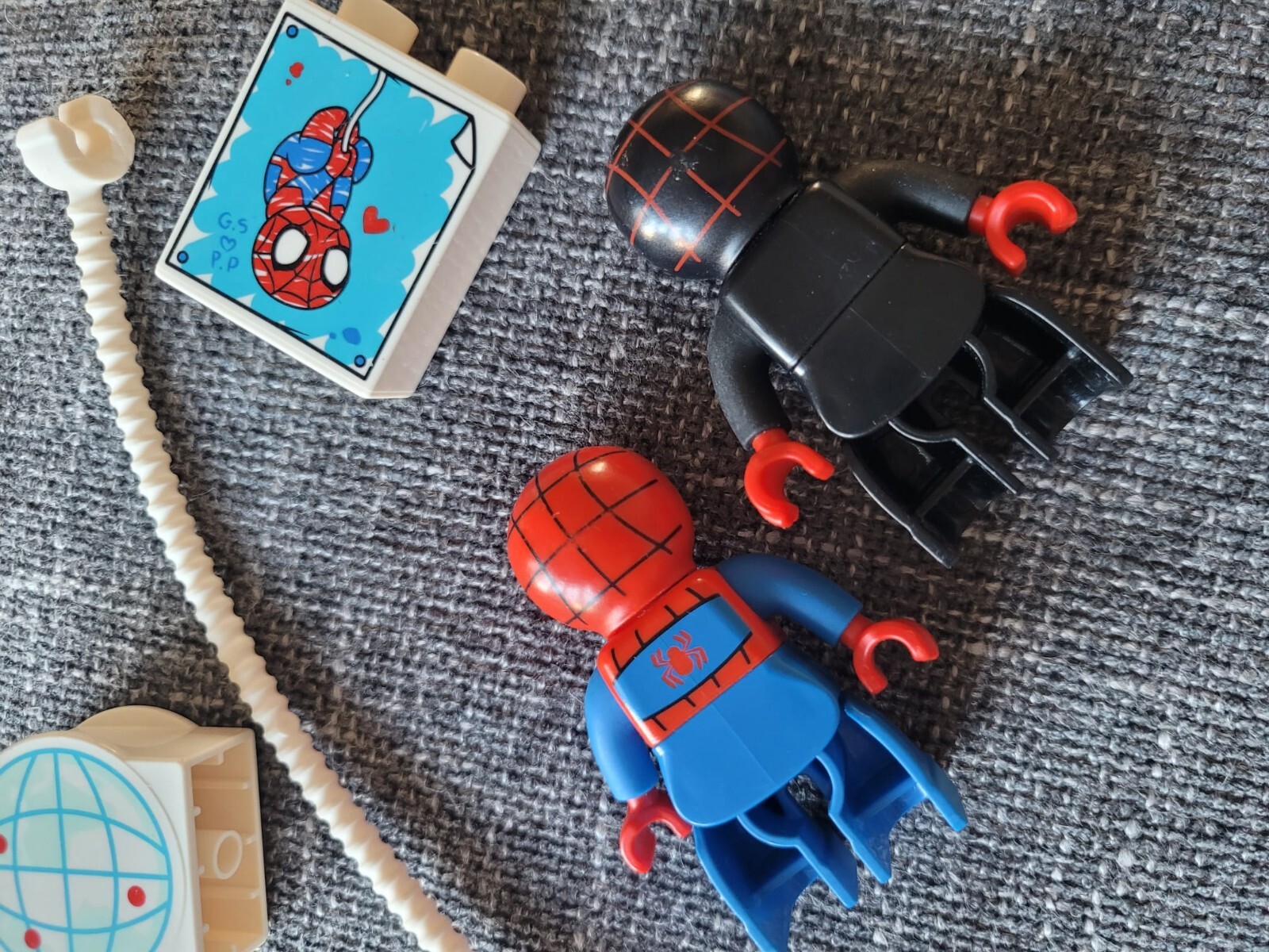 Lego Duplo Spider-Man con personaggi e tubi foto 3
