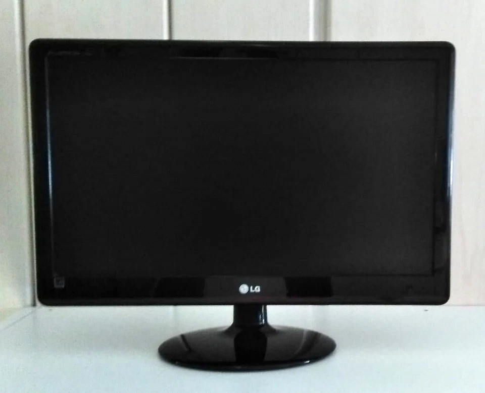 LG Flatron E2  250V