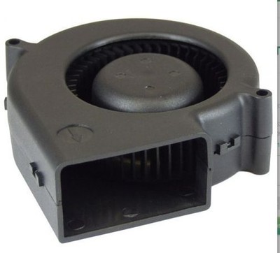 Titan Radial Lüfter 97x92x32mm B9733M12C DC 12V 2500 U/min 30dBA Kugellager 3pin