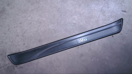 Innenverkleidung Leiste Einstiegsschwellervorne Rechts 7060280 BMW 320d DPF Bj