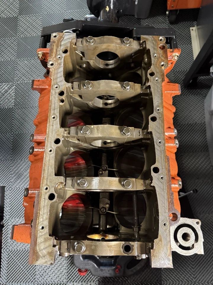 BLOQUE MOTOR DESNUDO HEMI BGE CHRYSLER DODGE JEEP 6,4 L # 68249194AA Foto 4 de 4