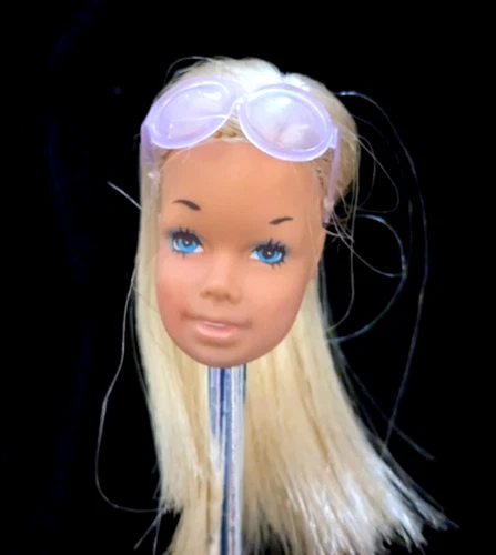 Vintage 70's Sunset MALIBU BARBIE HEAD w/ORIGINAL Pink BUBBLE GLASSES #1067
