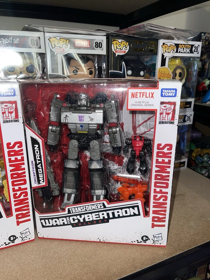 Transformers Netflix War for Cybertron Soundwave Optimus Prime Megatron Set - Image 4 of 4