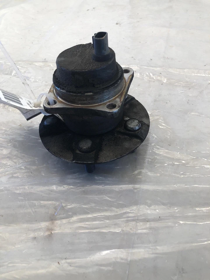 Cojinete de cubo de rueda trasera Toyota Prius 2006 hatchback lado derecho del pasajero derecho derecho derecho Foto 2 de 4