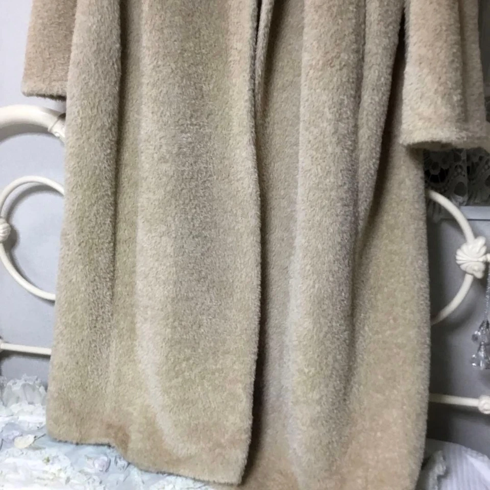 Max Mara Teddy Bear Coat Size 36 Long Beige Angora Wool Blend Non-Functioning - Image 4 of 4