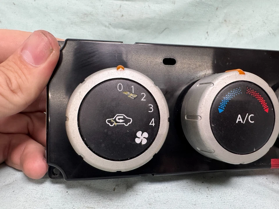 Nissan Quest 2004-2005 calefacción aire acondicionado control de temperatura OEM 27500-5Z002 Foto 2 de 4