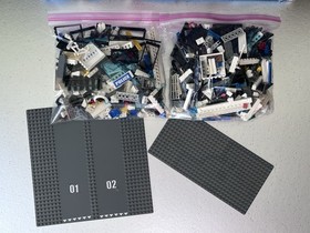 Lego Set City Police Station #7498 w/ Minifigs & Manuals ~ Complete